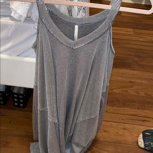 Stripped Sweater w/ Sleeves